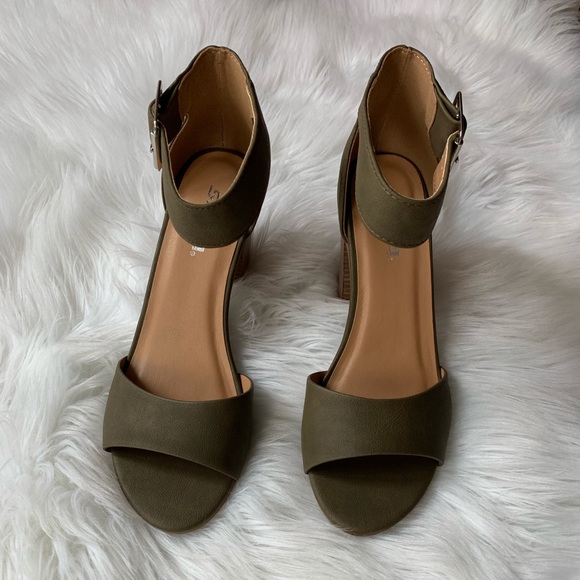 🆕 Quinn - Olive Green Sandal Heels - Picture 4 of 6